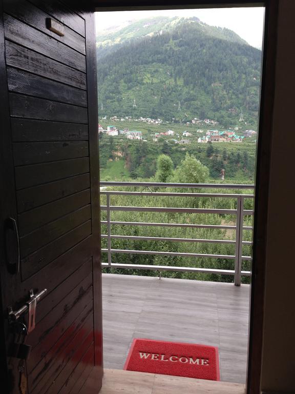 Akash Hills Hotel Manāli Exteriör bild